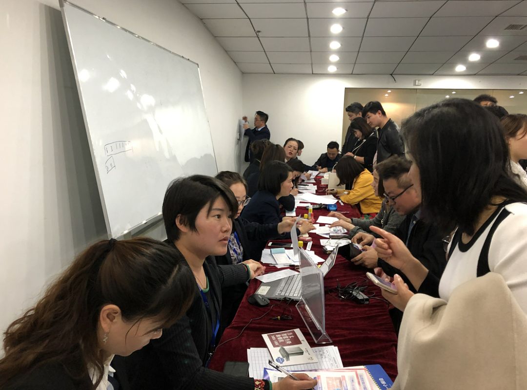 西安34届蓝装家博会现场采访,2019年3月西安蓝装家博会活动