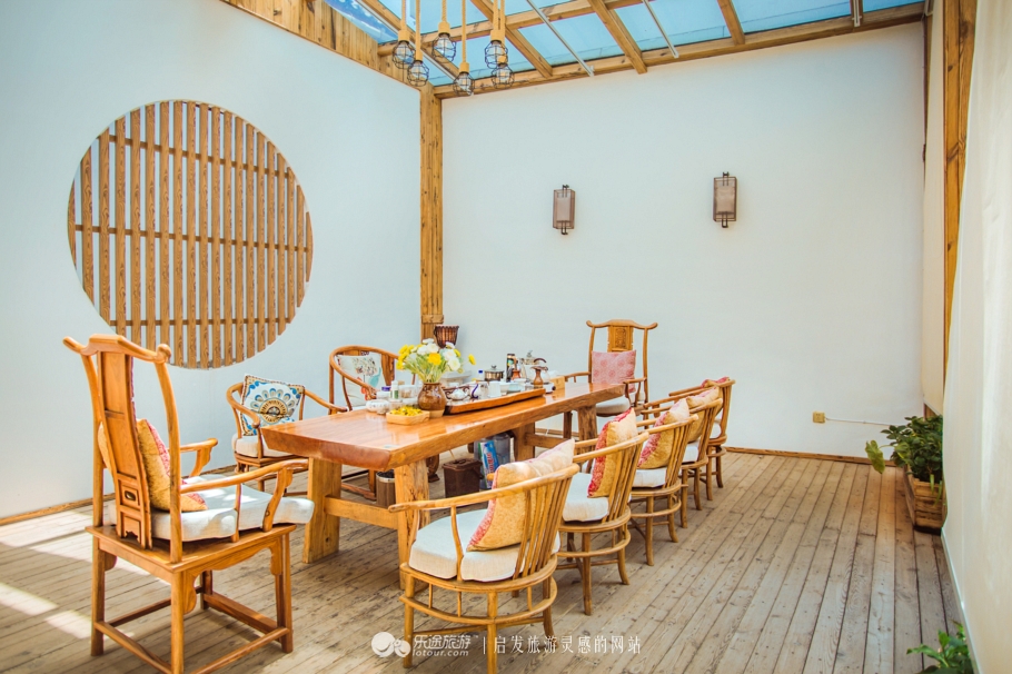 丽江古城少有的超大庭院客栈，适合爱茶人士！