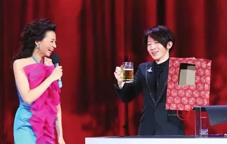 45岁董卿近期状况,46岁董卿现状如何