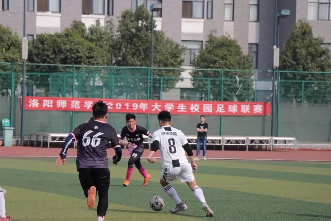 我们只是一群热爱足球的少年,我们这十年足球少年