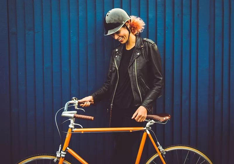 入门骑行一定要买的10件装备,公路骑行装备服装推荐