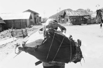 出了门的女人少管娘家闲事的句子,找上门的女人