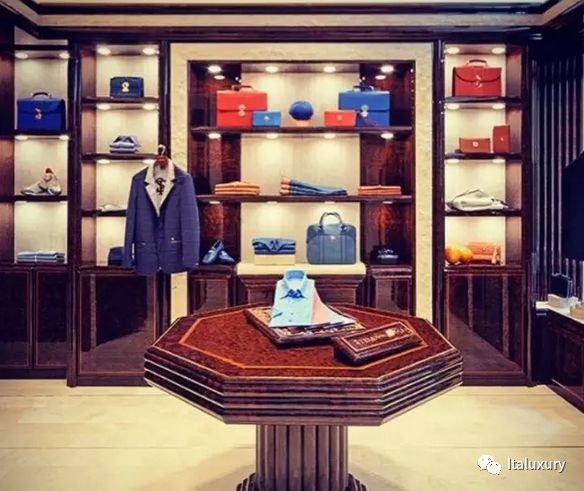 男装劳斯莱斯 (劳斯莱斯幻影2022休闲男装)