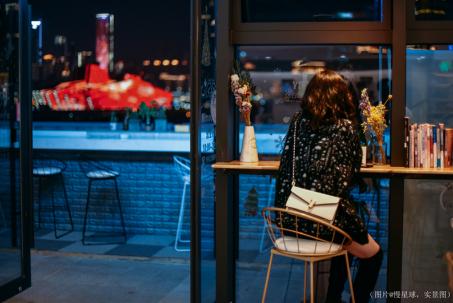 重庆两江交汇之上长嘉汇两江网红铺成新晋打卡地