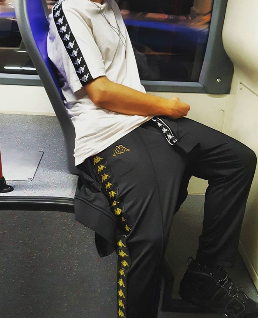 为什么同一款鞋子售价不一样,为什么同一款鞋子有那么多款式