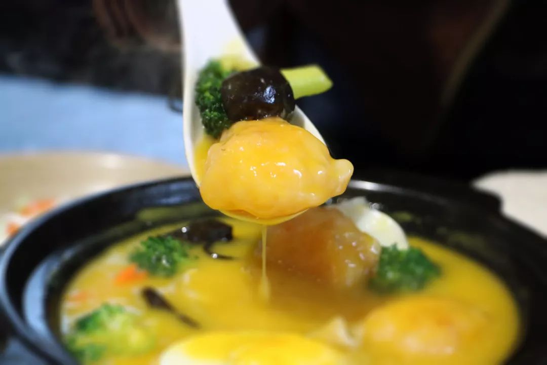 百万大学青年免费狂欢!AJ鞋展、街球大神空降,超多福利拿到手软!