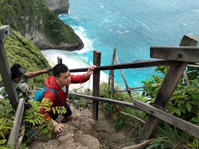 巴厘岛漂流跟团游一日游,巴厘岛冲浪潜水行程推荐