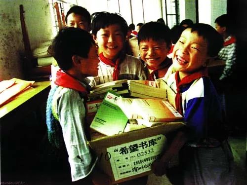 纪念五四运动100周年思想宣传,五四运动团结起来振兴中华