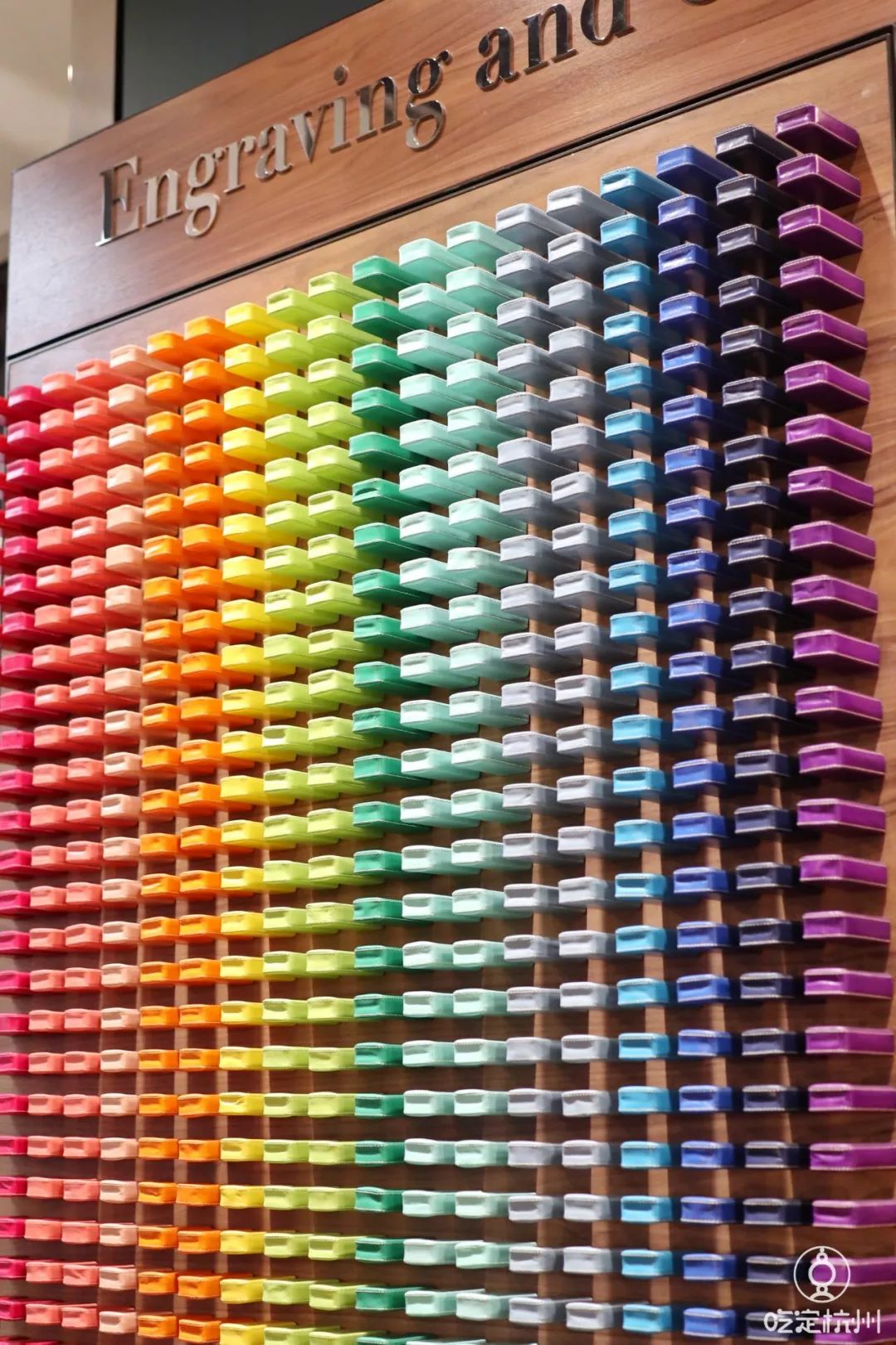 浙江首家！周杰伦为她谱曲、李佳琦连拍两个视频种草、让代购跑断腿的香水品牌来杭州了！