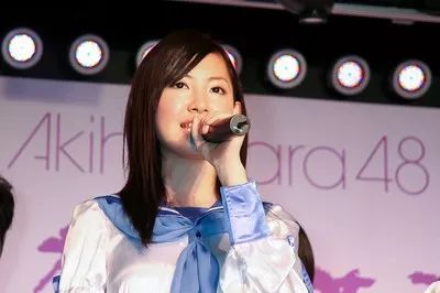 不运动也瘦，随便买就中奖，小嶋阳菜是个什么奇女子？