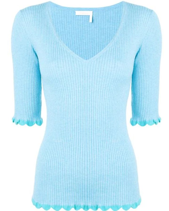 吴宣仪穿深v长裙,吴宣仪深v长裙