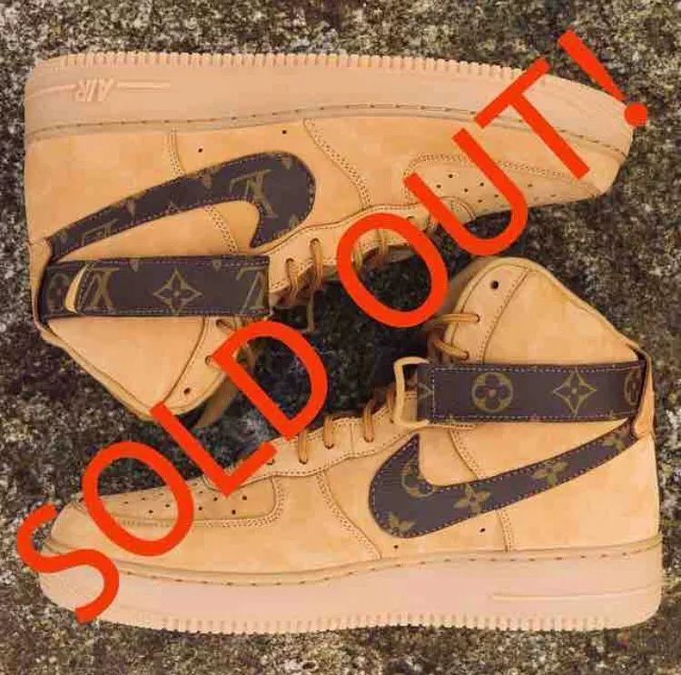 买假名牌的女孩,买假货的女生