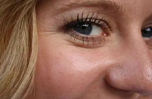 睫毛一定要翘才好看吗,睫毛一定要补吗