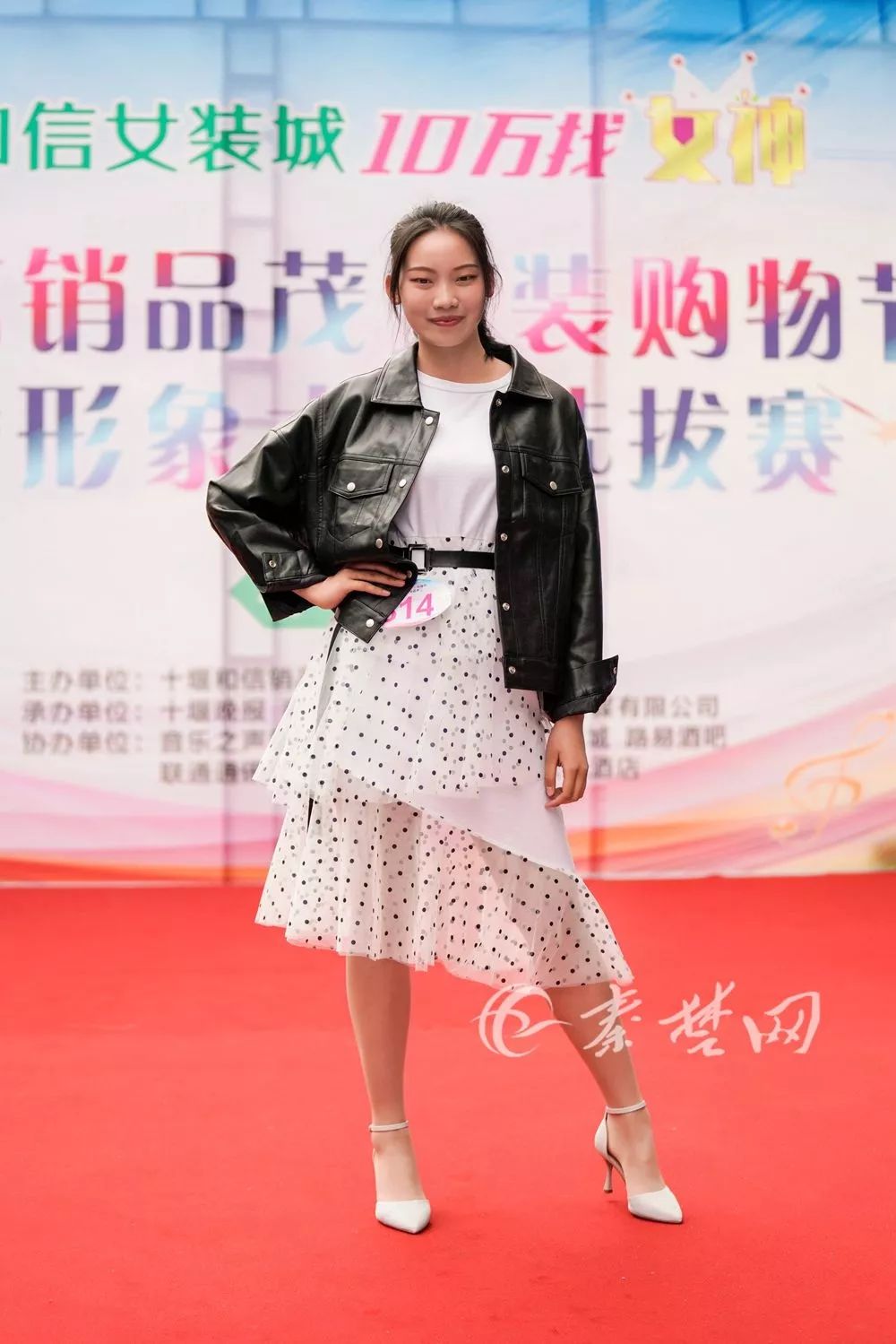 十堰美女千千万，昨天邮电街上就占了一大半！啥情况？