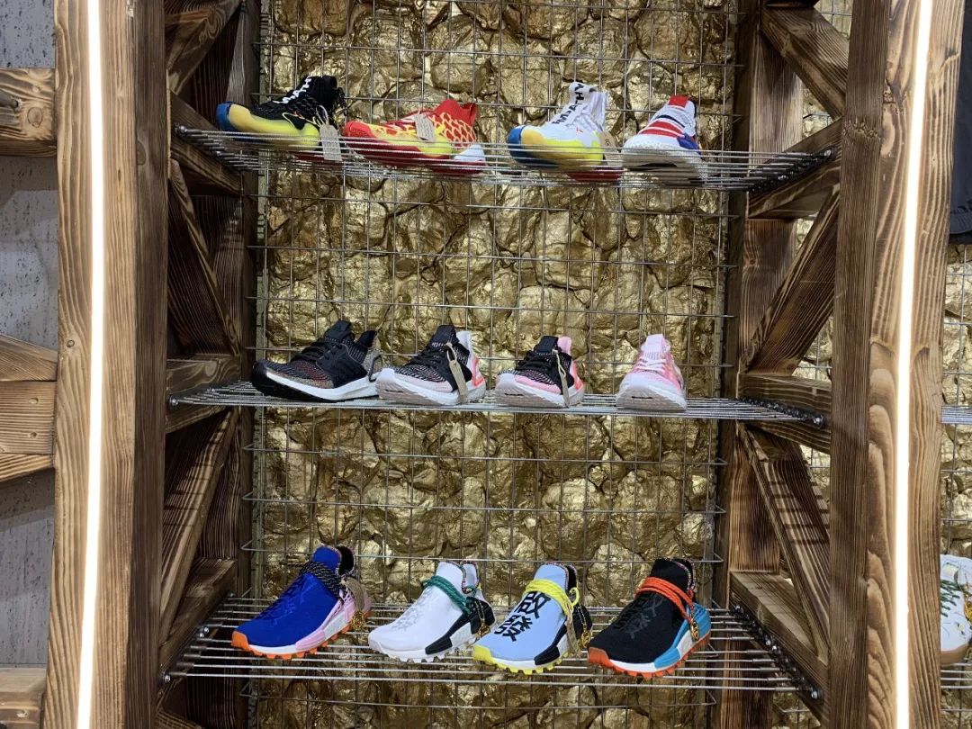 泰国最大球鞋店,泰国曼谷球鞋实体店