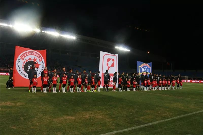 球员牵手球童,牵手球童名场面