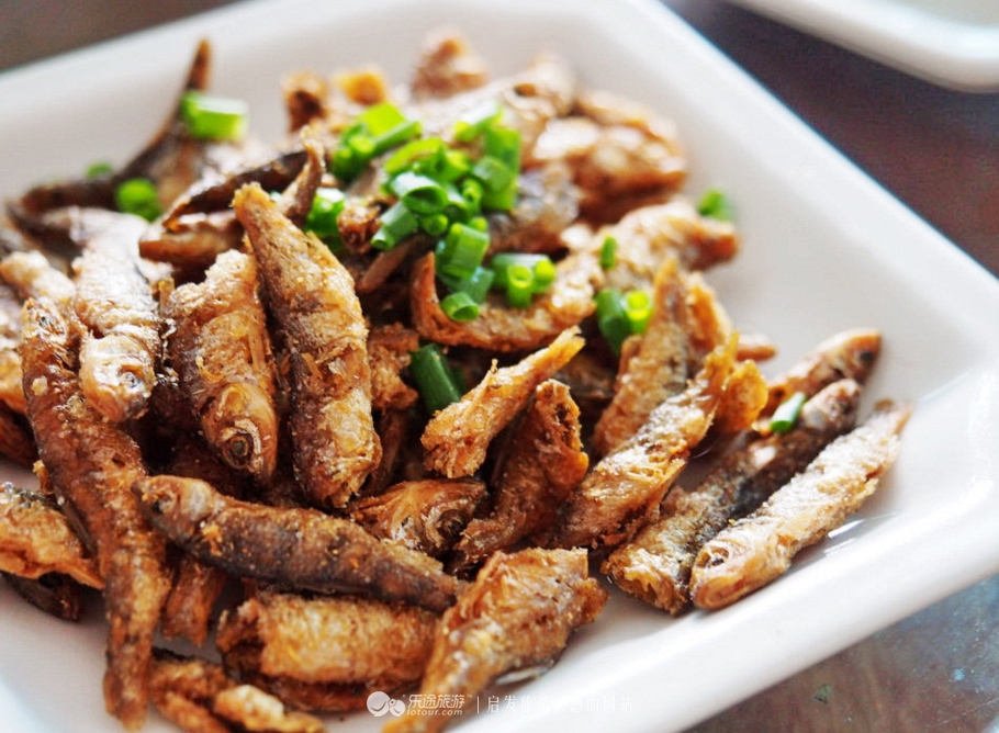 隐藏大山深处的小村庄,一个山清水秀的美丽小村庄