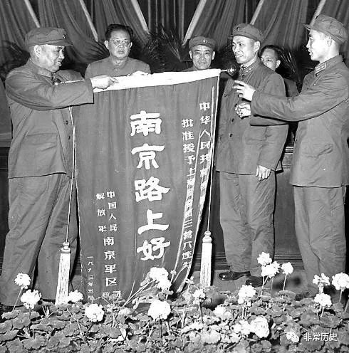 历史上南京路上的好八连,为什么叫南京路上好八连