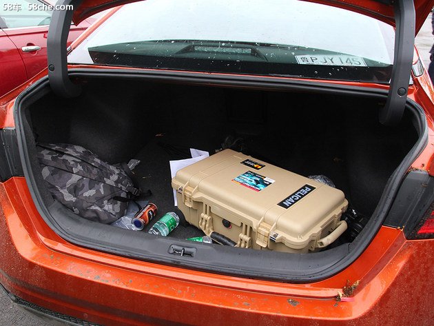 天籁雨天高速稳不稳,21款天籁自吸加满油跑600公里