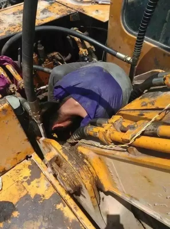 新大挖机不制冷解决方法简单,挖机空调制冷但是不够凉