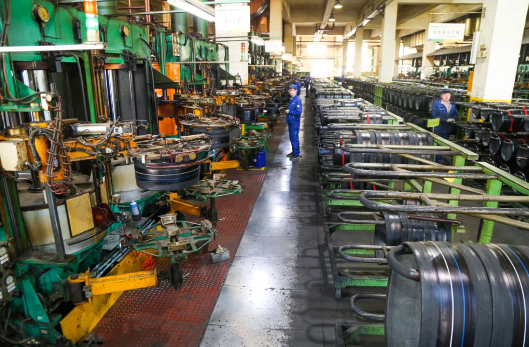 腾森半热熔轮胎多少钱一条,腾森橡胶轮胎地址