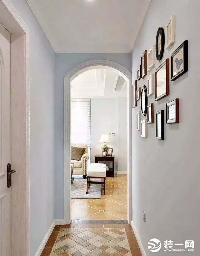 小姨家的美式风格装修太赞了，衣帽间衣柜定制真实用！