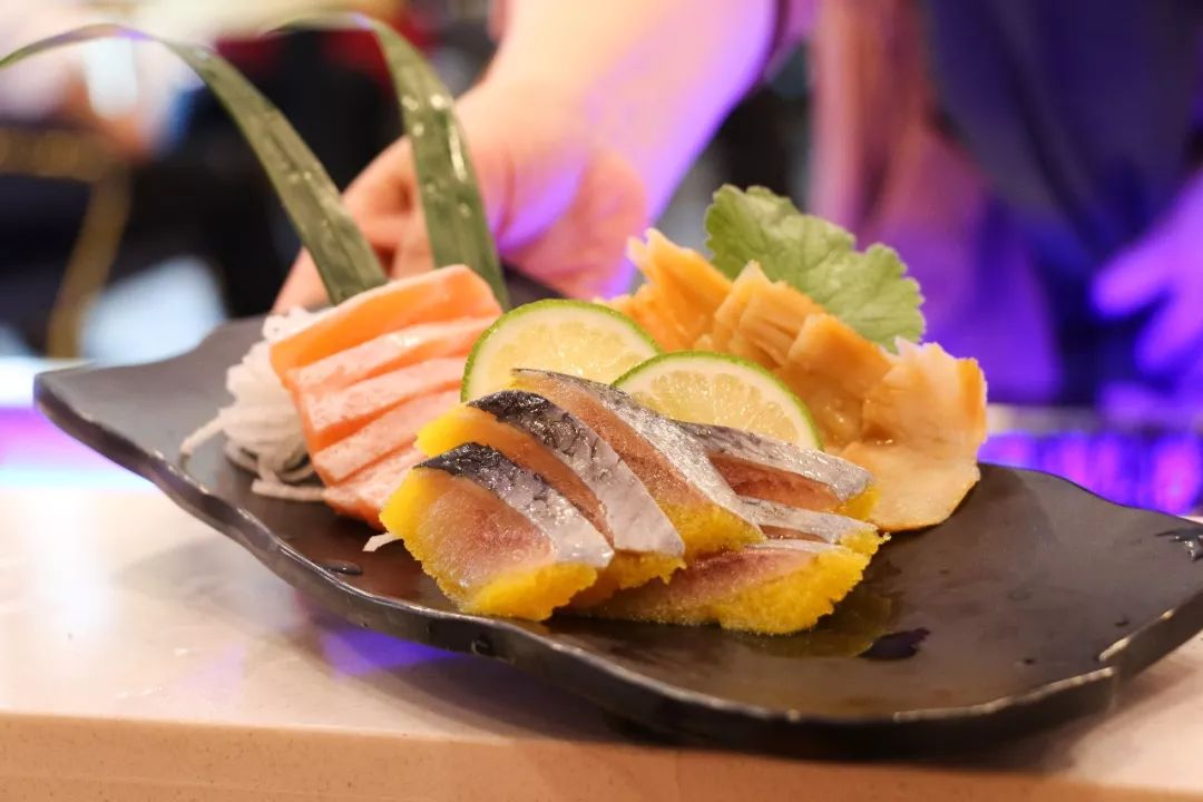 海鲜随便吃…还奖100块？遇上哈尔滨这家新店开业，减肥*党**哭了