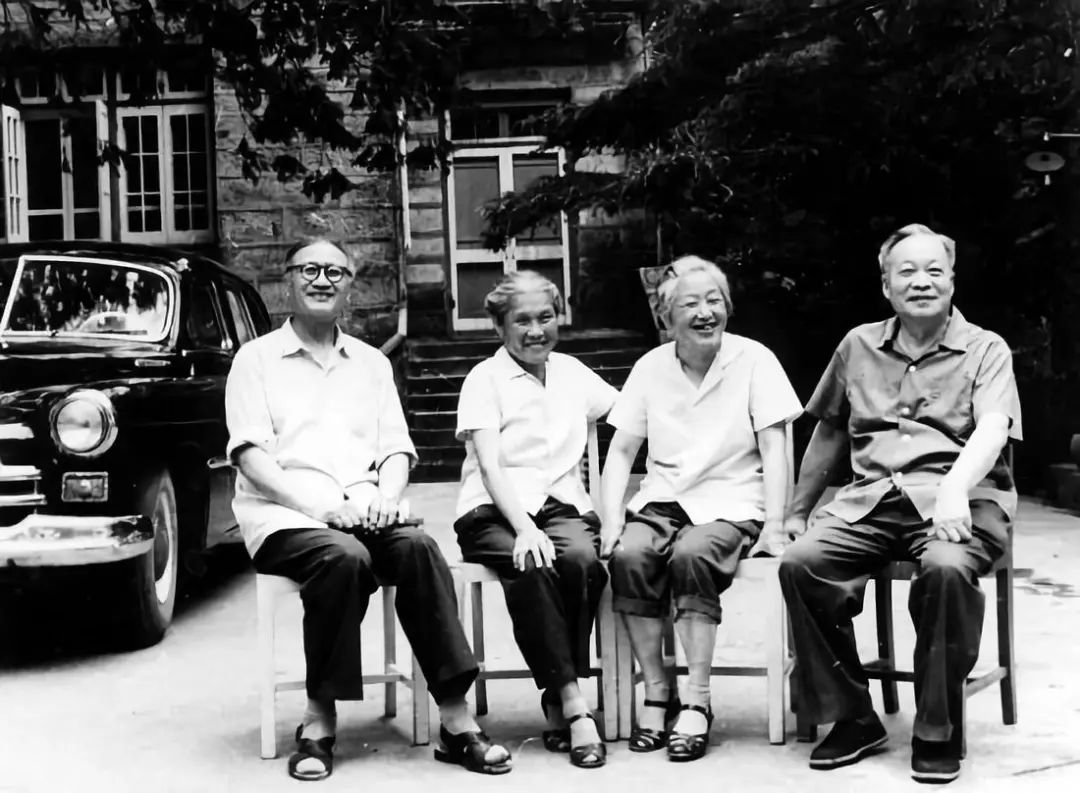 特朗普女儿生活私密照曝光，终于明白谁是贵族，谁是土豪