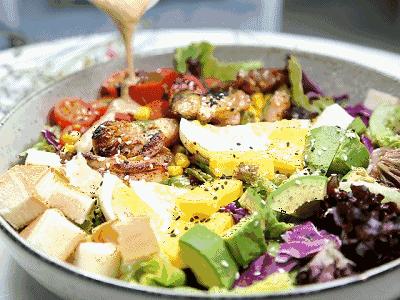 减肥沙拉酱汁热量多少合适,蔬菜沙拉中的沙拉酱容易减肥吗