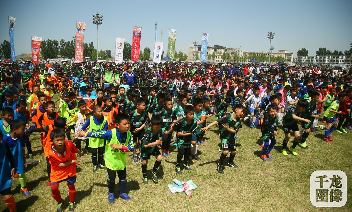 2019北京市级社会足球活动第5届“爱踢客”杯国际足球邀请赛举行