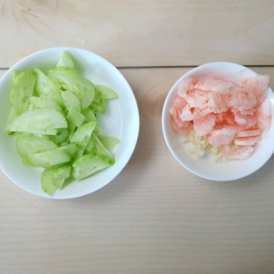 宝宝黄瓜胡萝卜虾丸,黄瓜鲜虾丸的制作方法