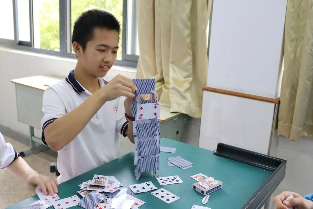 快乐体验快乐成长,快乐体验成长绘画二年级