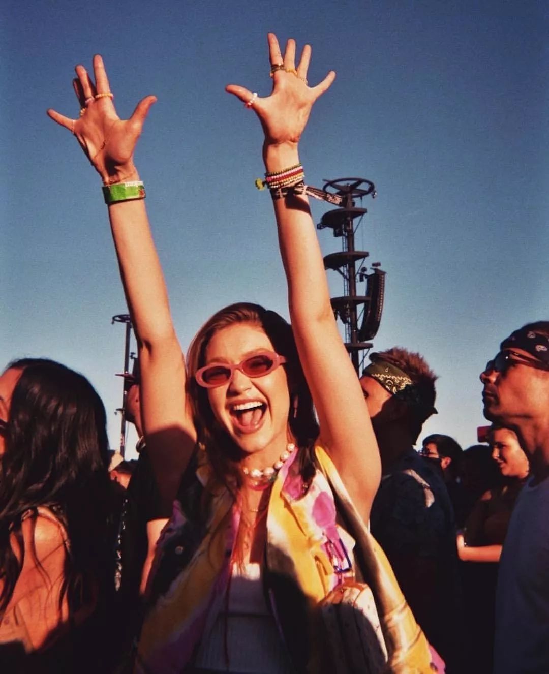 有必要买雷朋太阳镜吗,青年选择哪款雷朋墨镜