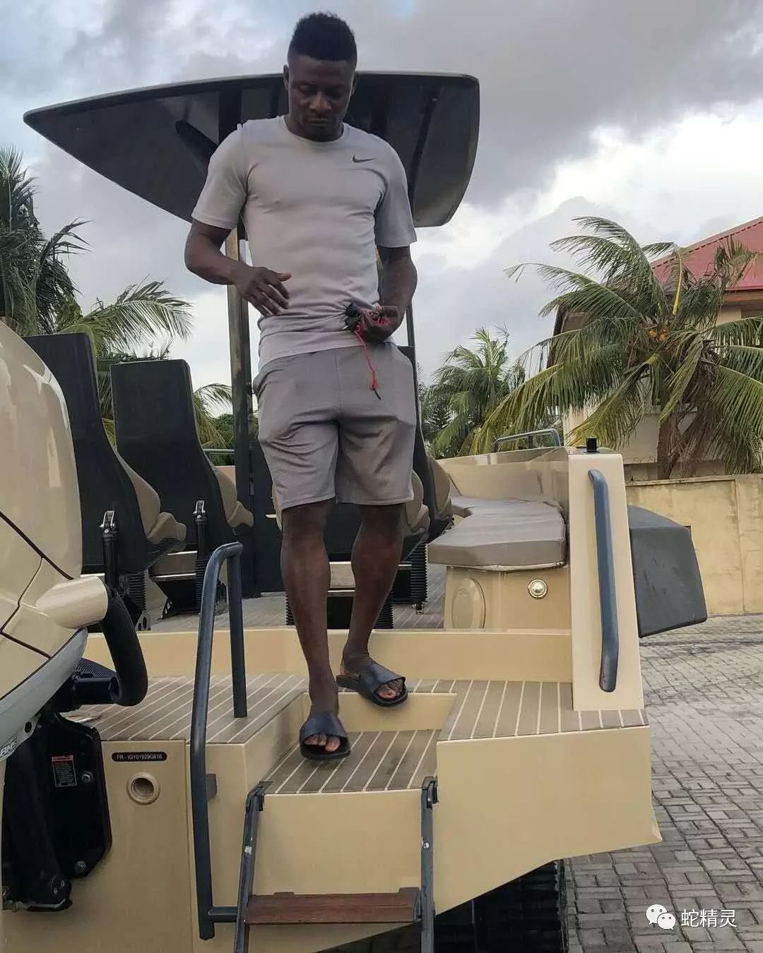 蓝黑简报5.3|除了感谢同行帮衬,还能怎样呢┓,´∀`┏