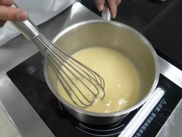 奶油奶冻蛋糕卷 (奶冻蛋糕卷如何做)