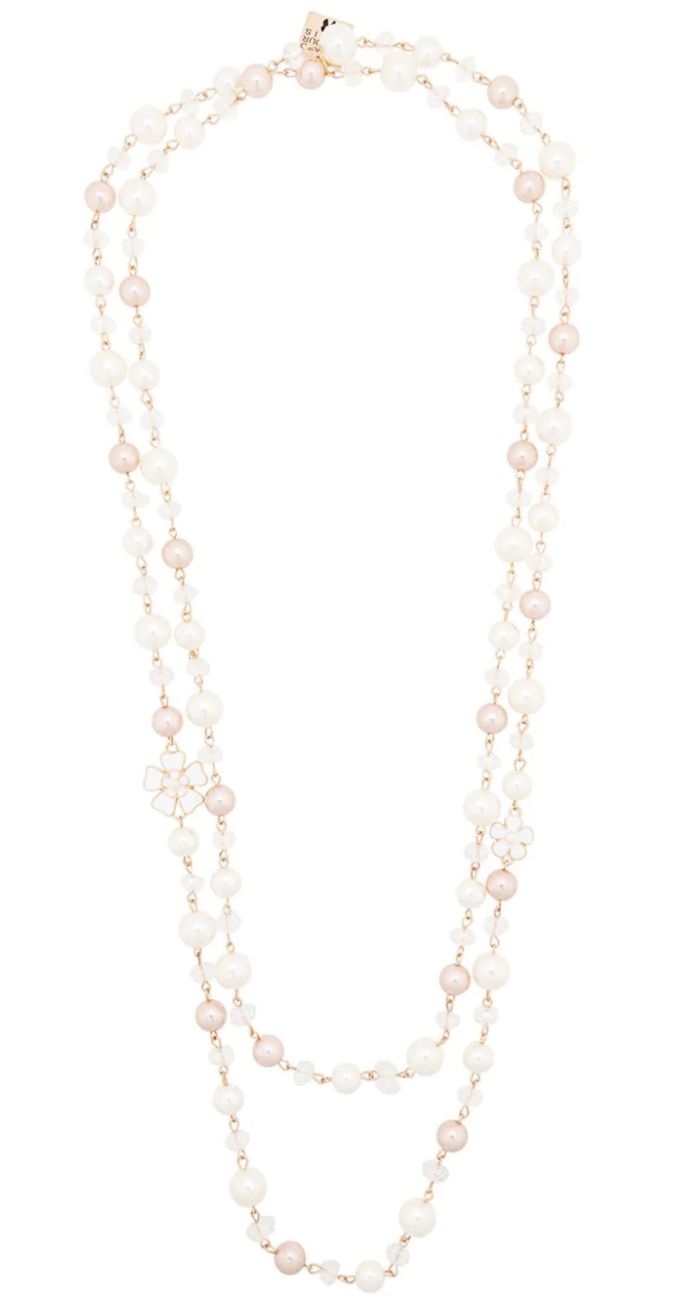 都在看MetGala的群魔乱舞，我却被哈卷的珍珠耳环给吸走！