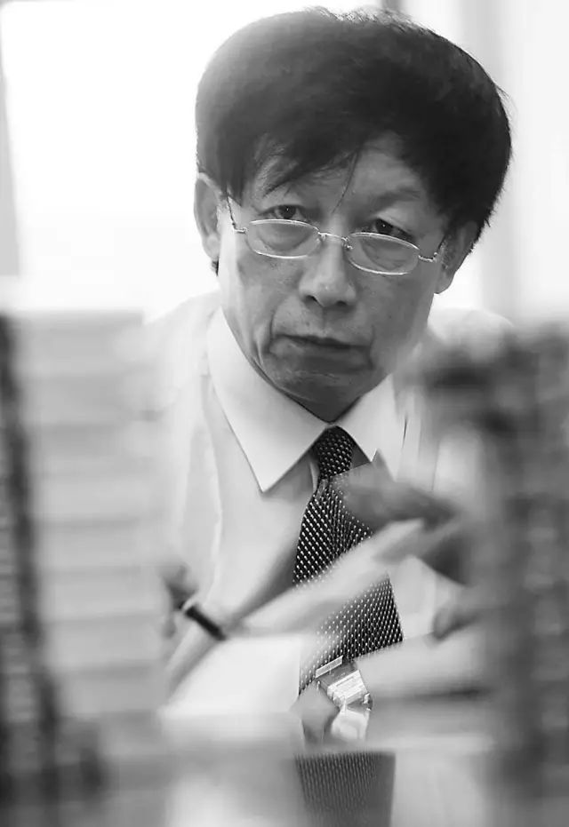 易中天武汉大学轶事,易中天出走武汉大学