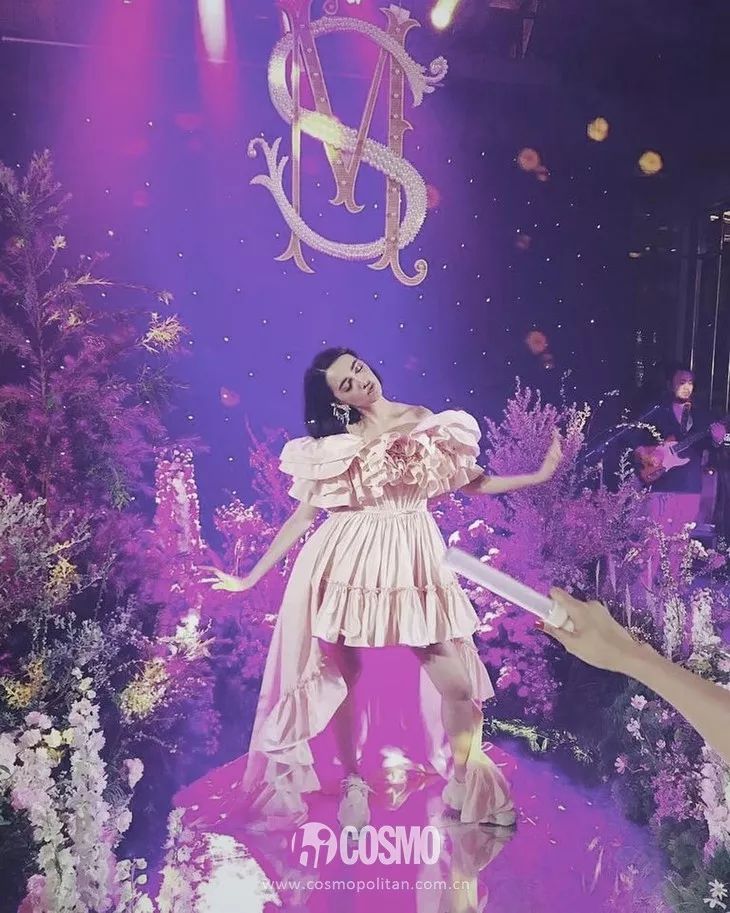 洪欣时尚穿搭,52岁洪欣日不落蔡依林