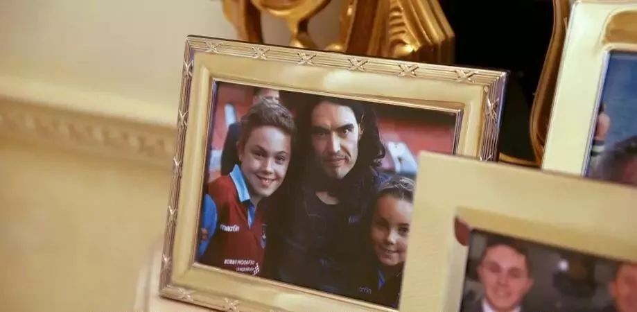 英国富豪的日常纪录片,英国亿万富翁的生活纪录片