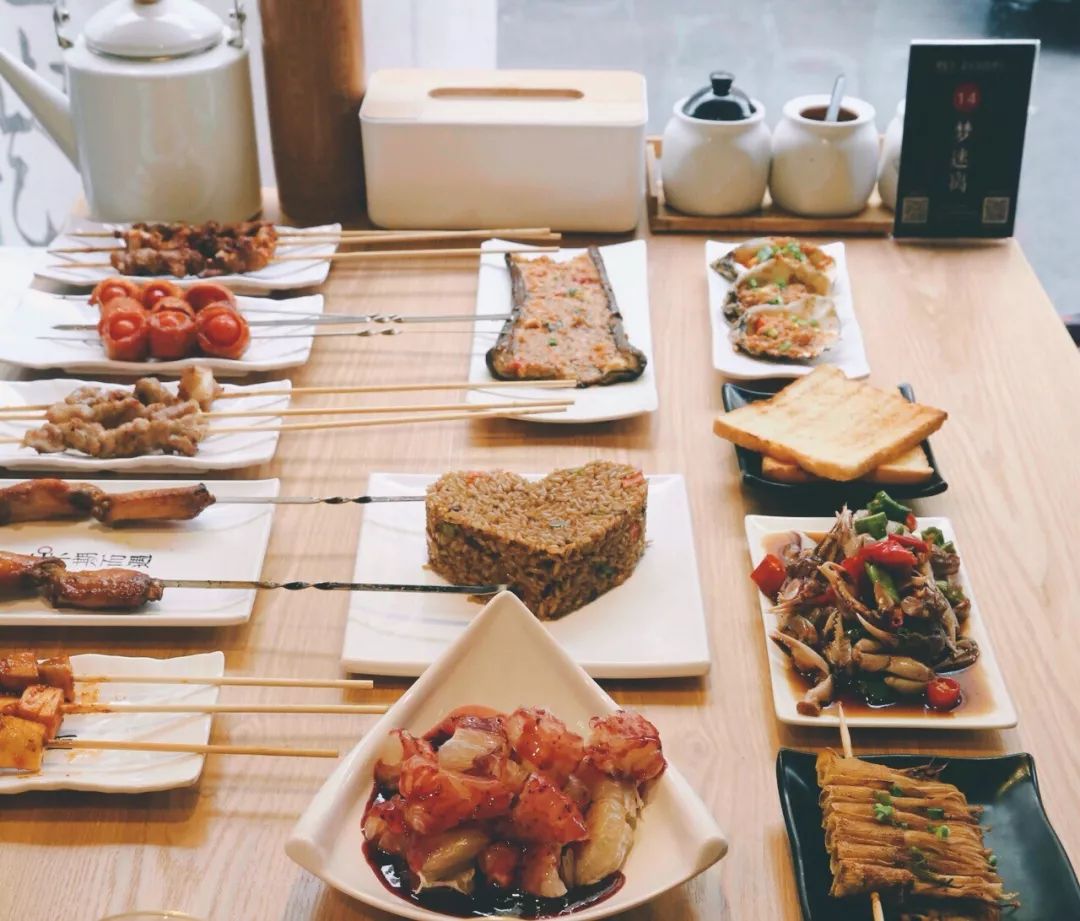 吾悦广场10元烧烤,吾悦烤鱿鱼10块钱9串