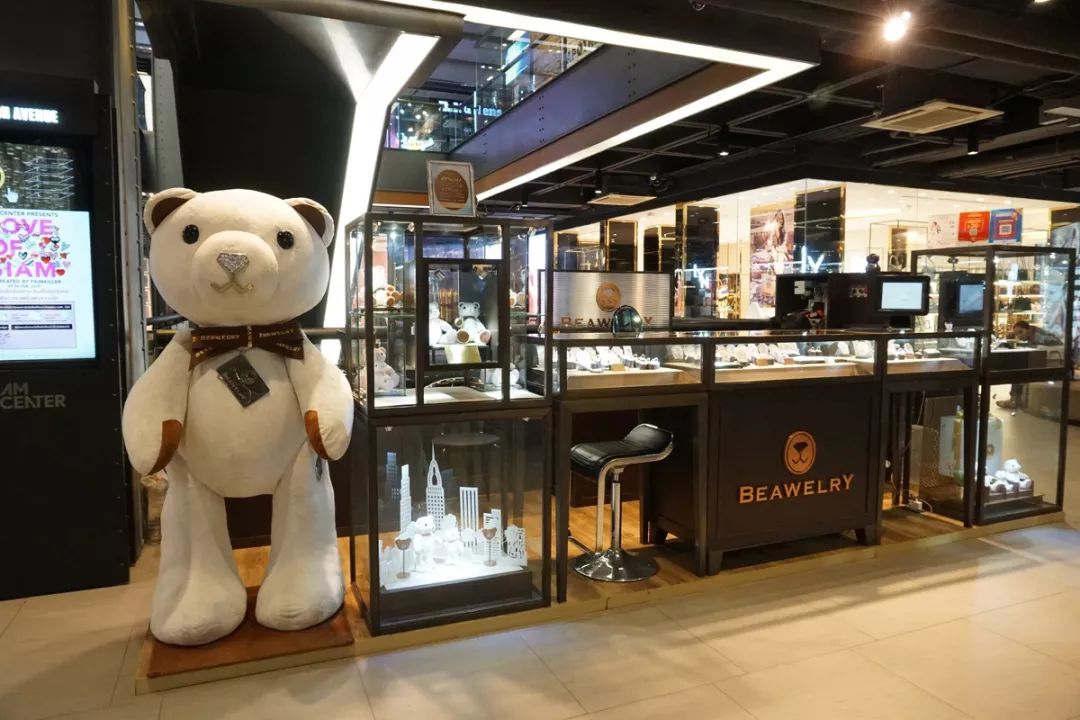 泰国有什么值得买的包,泰国必吃的十大潮牌