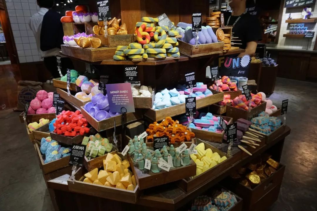 泰国曼谷有哪些值得买的衣服,泰国有哪些潮牌店