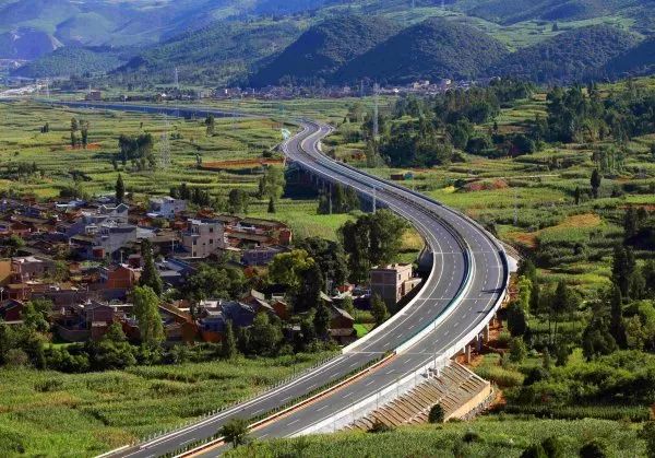 壮丽70年奋斗新时代完整版,壮丽70年阔步新时代的内容