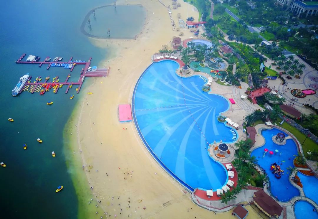 江苏同上海交界一桥之隔,上海苏州一河之隔