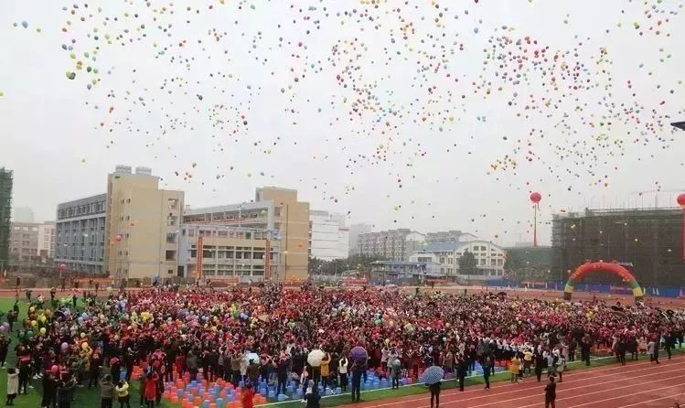 贵港这些高中，哪所是你心目中的最美？一起为你的母校打Call