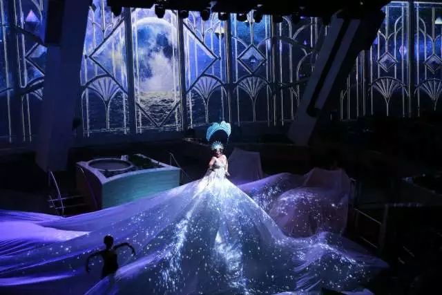 邮轮旅行更多的是以船上体验为主,国际邮轮旅行者绝佳海岸之旅