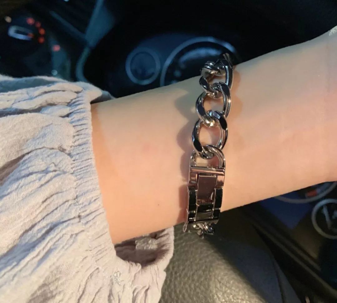 优雅的女人戴名表,名表和包包档次对比