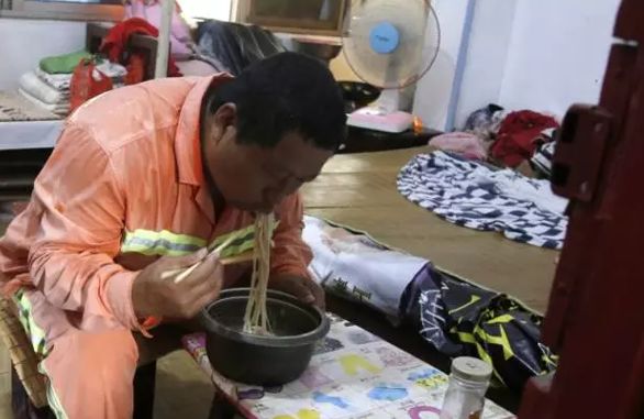 这15张“*拍偷**照”,暴露了父母的真面目!