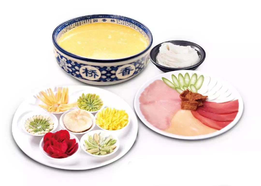 昆明吃过桥米线最好的地方,云南昆明潮玩店