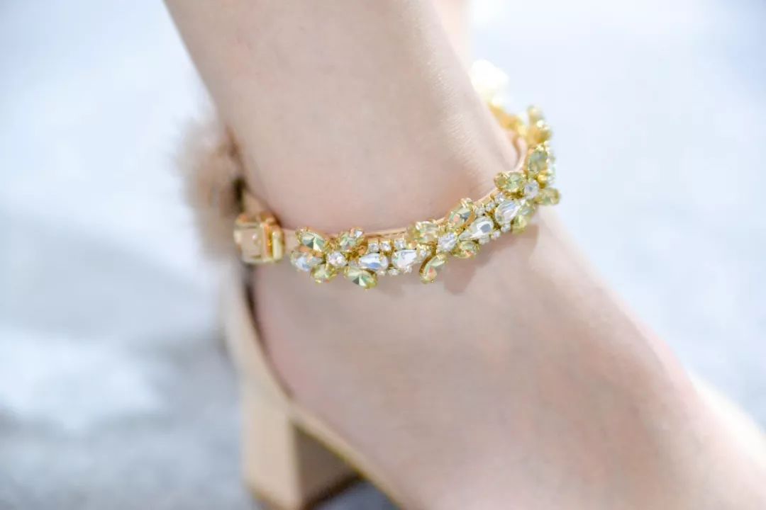 全场1折起！特步、金利来、碟愫、莱尔斯丹鞋子大特卖，最便只要50元！